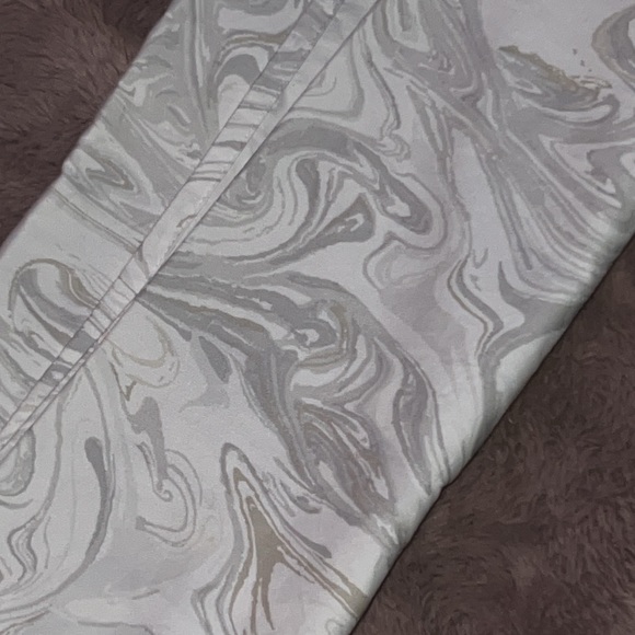 Nicole Miller Home white gray marble design shower curtain standard bath size - Picture 2 of 7